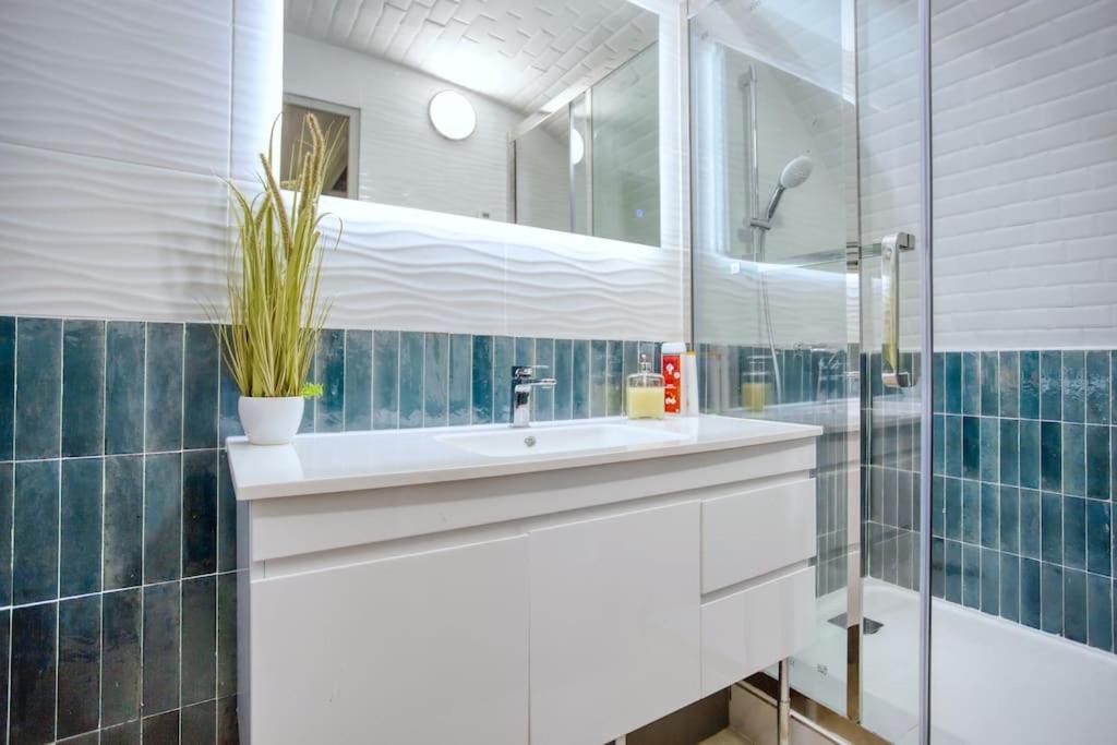 شقة Le Nid Parisien Triplex Cosy Et Chaleureux المظهر الخارجي الصورة
