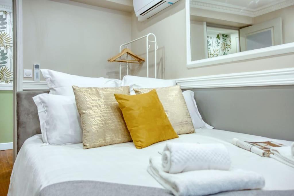 شقة Le Nid Parisien Triplex Cosy Et Chaleureux المظهر الخارجي الصورة