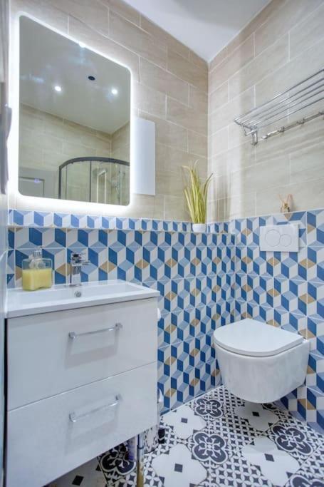 شقة Le Nid Parisien Triplex Cosy Et Chaleureux المظهر الخارجي الصورة
